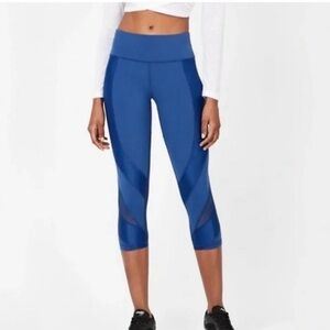 Sweaty Betty: The Power Blue Sports Tights with mesh inserts . size XS